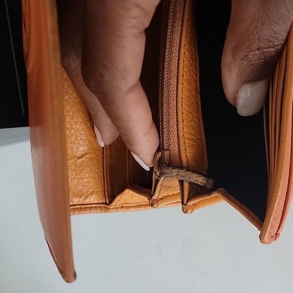 Gucci Soho Tangerine Long Wallet - Picture 7 of 12